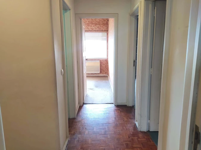 Apartamento T6 para Venda em Alvalade Foto 13