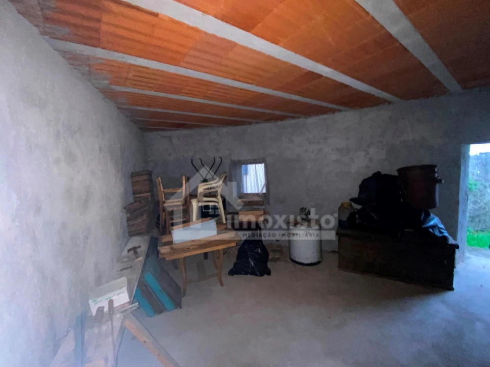 Moradia T3 para Venda em Aguda Foto 2