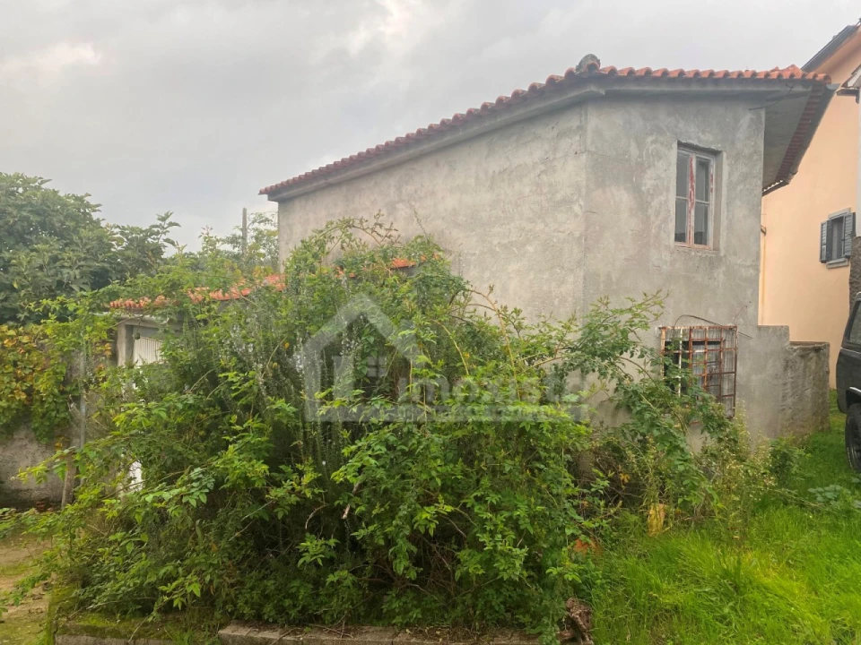 Moradia T3 para Venda em Aguda Foto 3