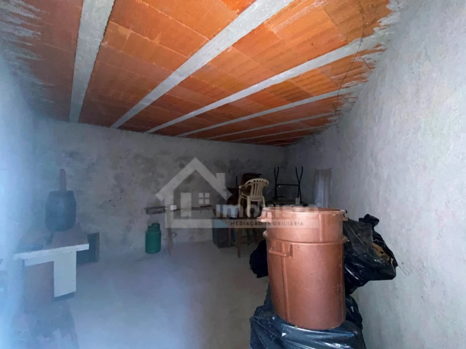 Moradia T3 para Venda em Aguda Foto 4