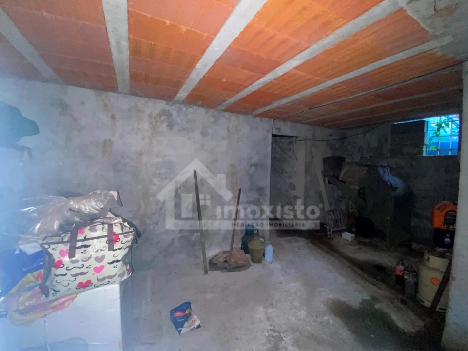 Moradia T3 para Venda em Aguda Foto 6