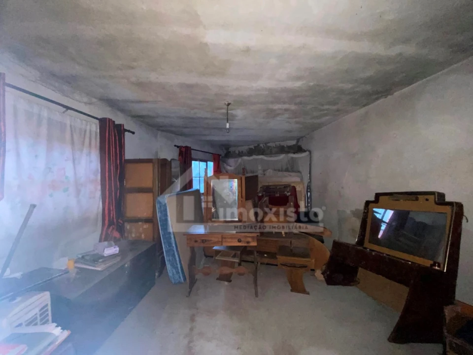 Moradia T3 para Venda em Aguda Foto 9