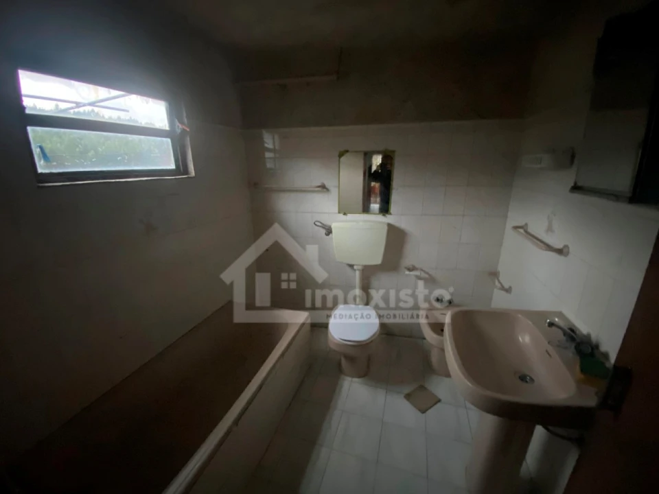 Moradia T3 para Venda em Aguda Foto 12