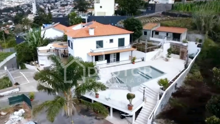Moradia T9 para Venda em Monte