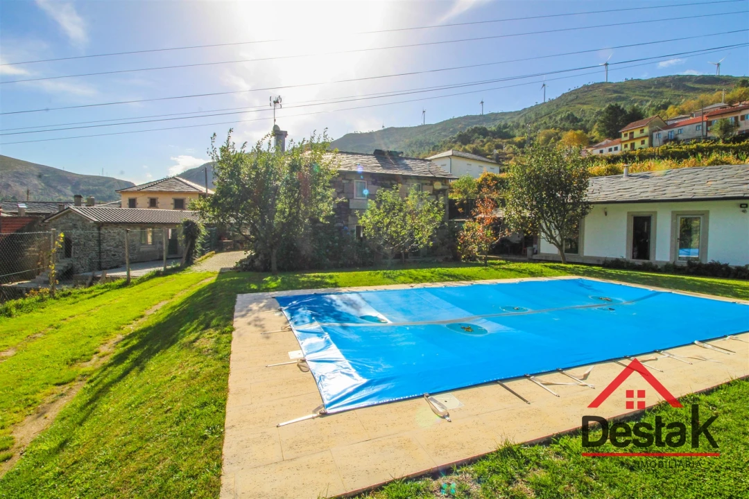 Moradia T2 para Venda em Carvalhais e Candal Foto 1