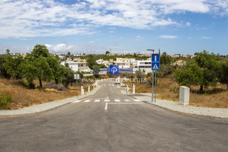 Terreno para Venda em Estômbar e Parchal Foto 2