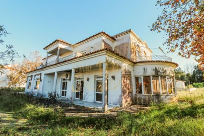 Moradia T9 para Venda em Sesimbra (Castelo)