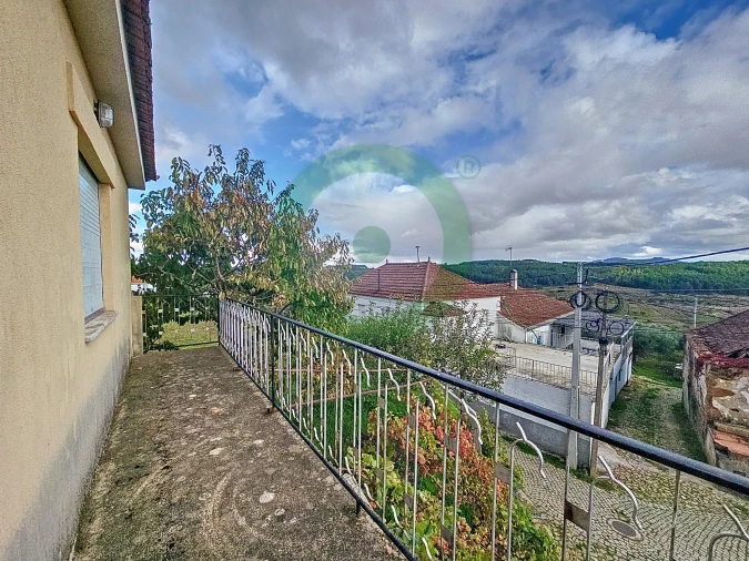 Moradia T4 para Venda em Jou Foto 16