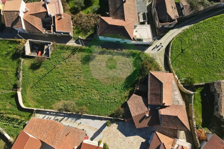 Moradia T4 para Venda em Jou Foto 3