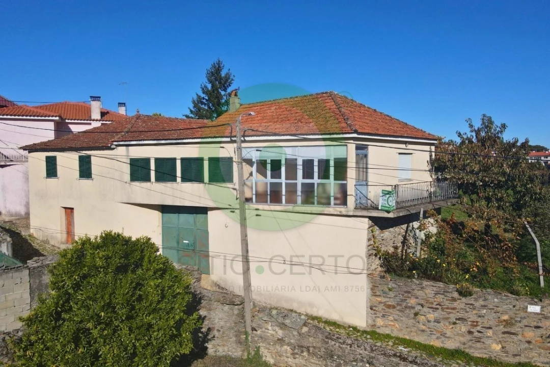 Moradia T4 para Venda em Jou Foto 1