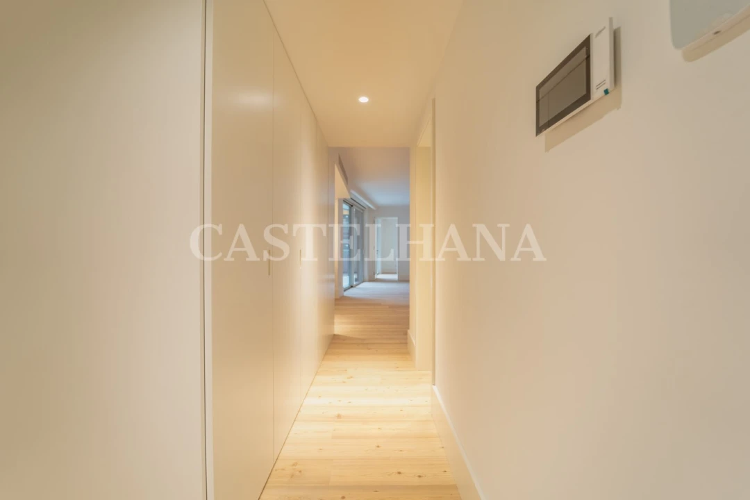 Apartamento T4 para Venda em Cedofeita, Santo Ildefonso, Sé, Miragaia, São Nicolau e Vitória Foto 6