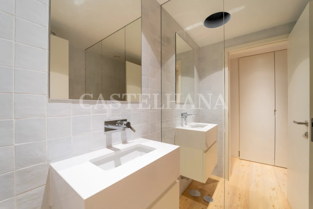 Apartamento T4 para Venda em Cedofeita, Santo Ildefonso, Sé, Miragaia, São Nicolau e Vitória Foto 24