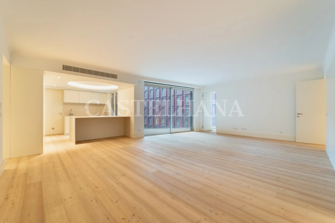 Apartamento T4 para Venda em Cedofeita, Santo Ildefonso, Sé, Miragaia, São Nicolau e Vitória Foto 1