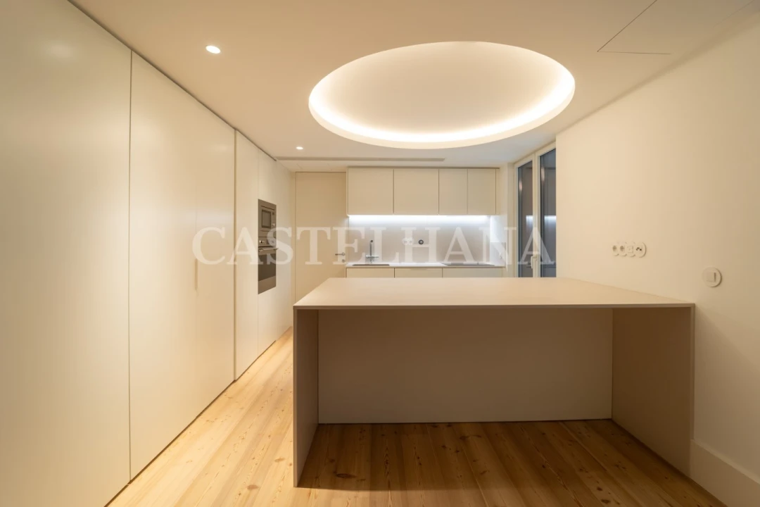 Apartamento T4 para Venda em Cedofeita, Santo Ildefonso, Sé, Miragaia, São Nicolau e Vitória Foto 3