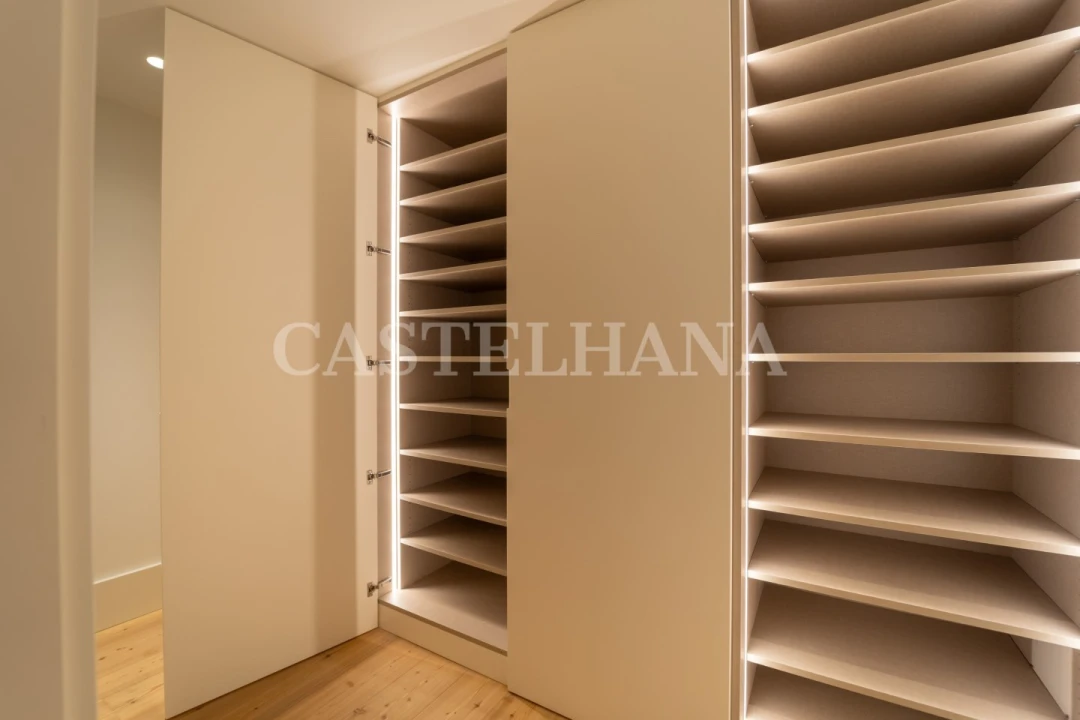 Apartamento T4 para Venda em Cedofeita, Santo Ildefonso, Sé, Miragaia, São Nicolau e Vitória Foto 22