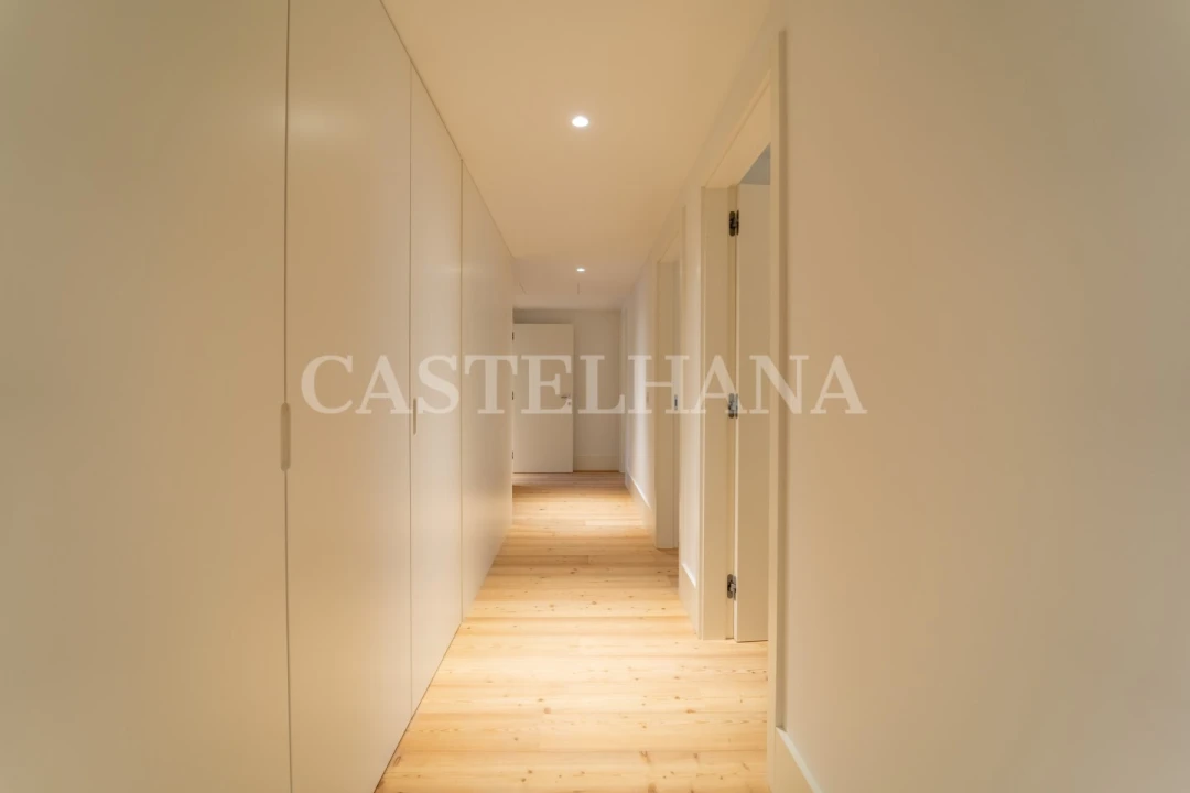 Apartamento T4 para Venda em Cedofeita, Santo Ildefonso, Sé, Miragaia, São Nicolau e Vitória Foto 31