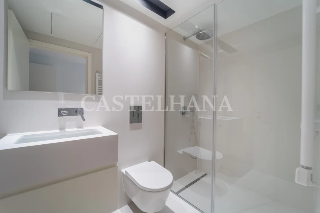 Apartamento T4 para Venda em Cedofeita, Santo Ildefonso, Sé, Miragaia, São Nicolau e Vitória Foto 8