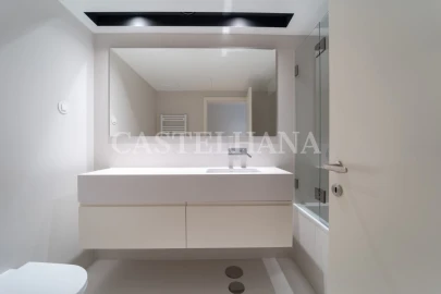 Apartamento T4 para Venda em Cedofeita, Santo Ildefonso, Sé, Miragaia, São Nicolau e Vitória