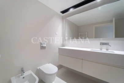 Apartamento T4 para Venda em Cedofeita, Santo Ildefonso, Sé, Miragaia, São Nicolau e Vitória