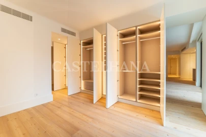 Apartamento T4 para Venda em Cedofeita, Santo Ildefonso, Sé, Miragaia, São Nicolau e Vitória