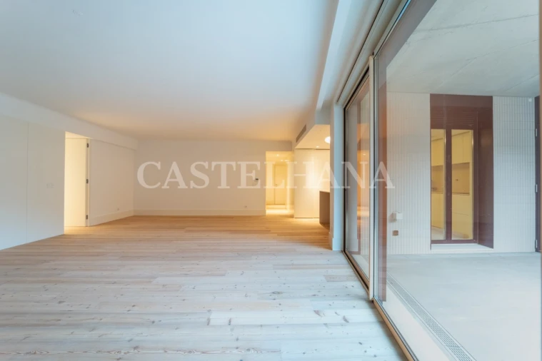 Apartamento T4 para Venda em Cedofeita, Santo Ildefonso, Sé, Miragaia, São Nicolau e Vitória Foto 13