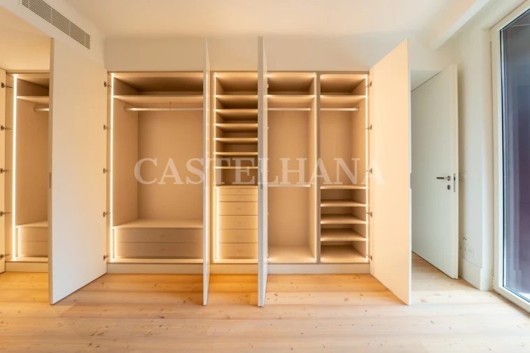 Apartamento T4 para Venda em Cedofeita, Santo Ildefonso, Sé, Miragaia, São Nicolau e Vitória Foto 9