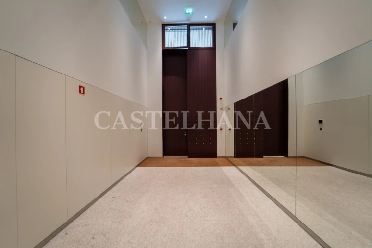 Apartamento T4 para Venda em Cedofeita, Santo Ildefonso, Sé, Miragaia, São Nicolau e Vitória Foto 49