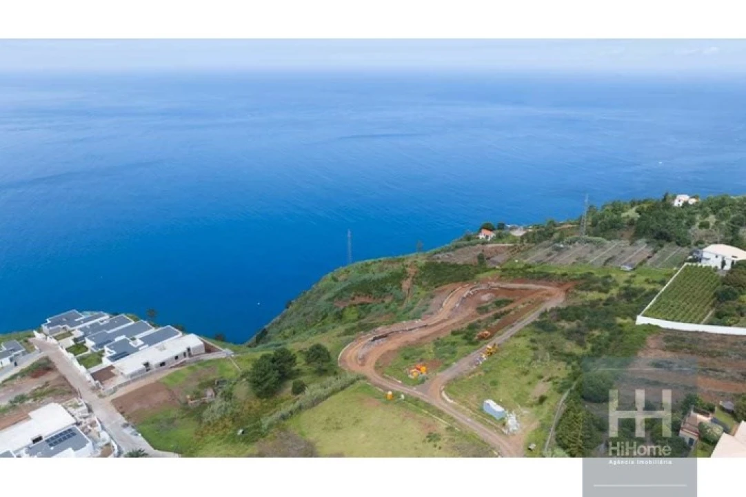 Moradia T3 para Venda em Prazeres Foto 3