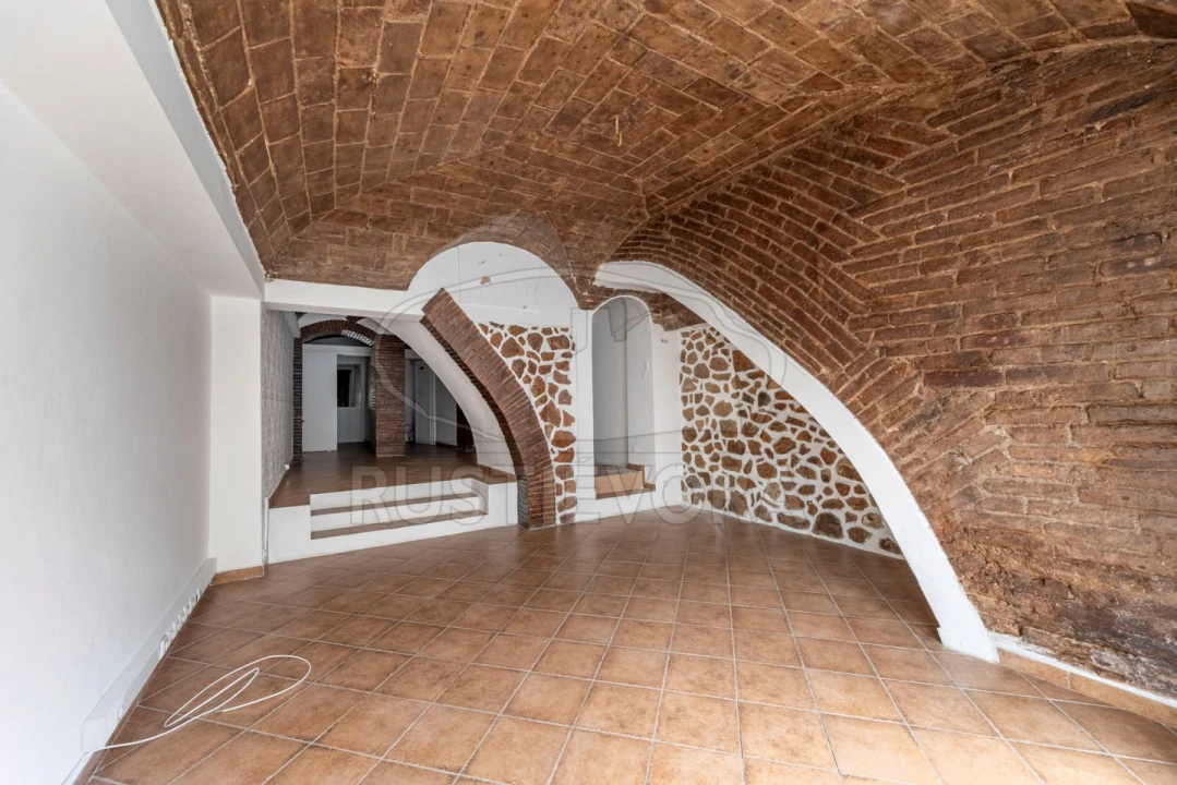 Loja para Venda em Évora (São Mamede, Sé, São Pedro e Santo Antão) Foto 1