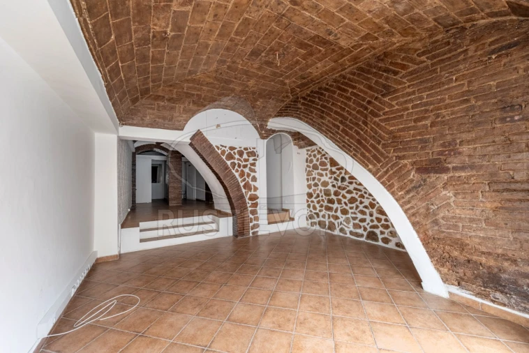 Loja para Venda em Évora (São Mamede, Sé, São Pedro e Santo Antão)