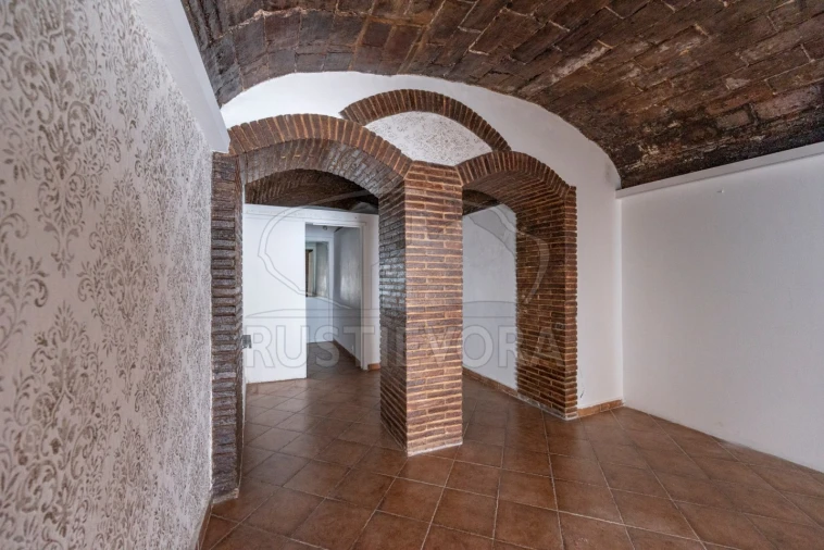 Loja para Venda em Évora (São Mamede, Sé, São Pedro e Santo Antão) Foto 3