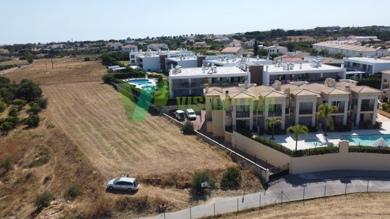 Terreno para Venda em Albufeira e Olhos de Água Foto 1