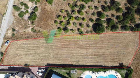 Terreno para Venda em Albufeira e Olhos de Água