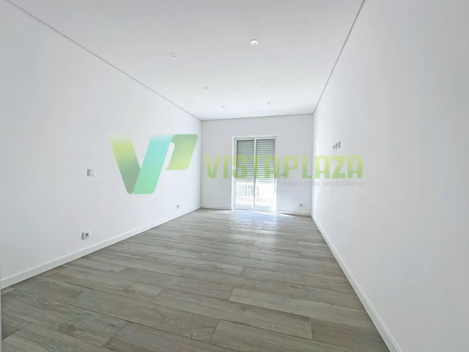 Apartamento T3 para Venda em Portimão Foto 8