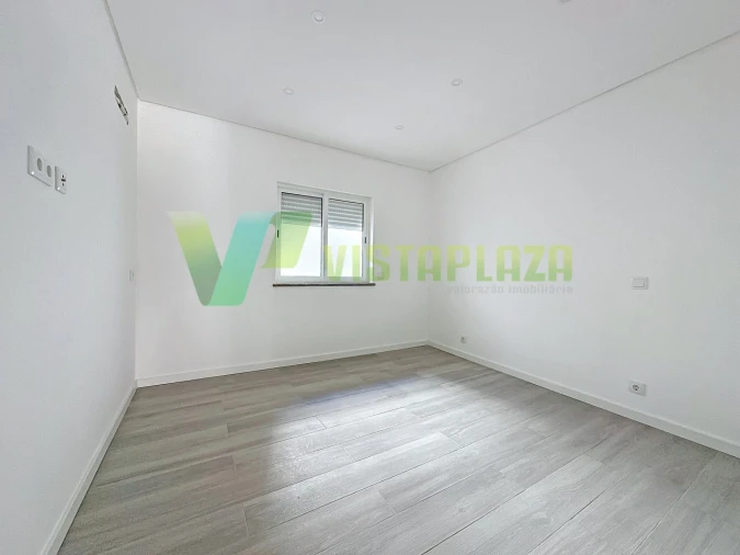 Apartamento T3 para Venda em Portimão Foto 12
