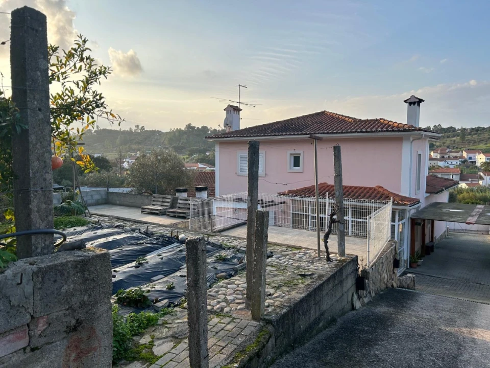 Moradia T4 para Venda em São Facundo e Vale das Mós Foto 8