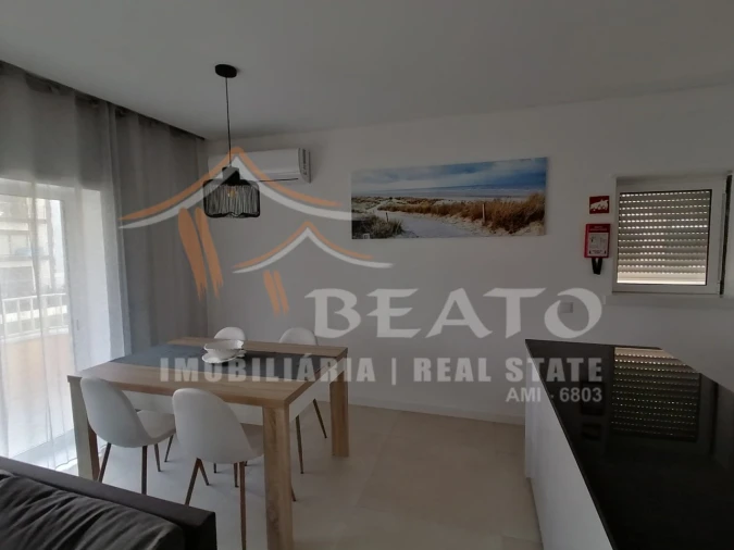 Apartamento T2 para Arrendamento férias em Portimão Foto 7