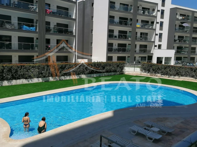 Apartamento T2 para Arrendamento férias em Portimão Foto 4