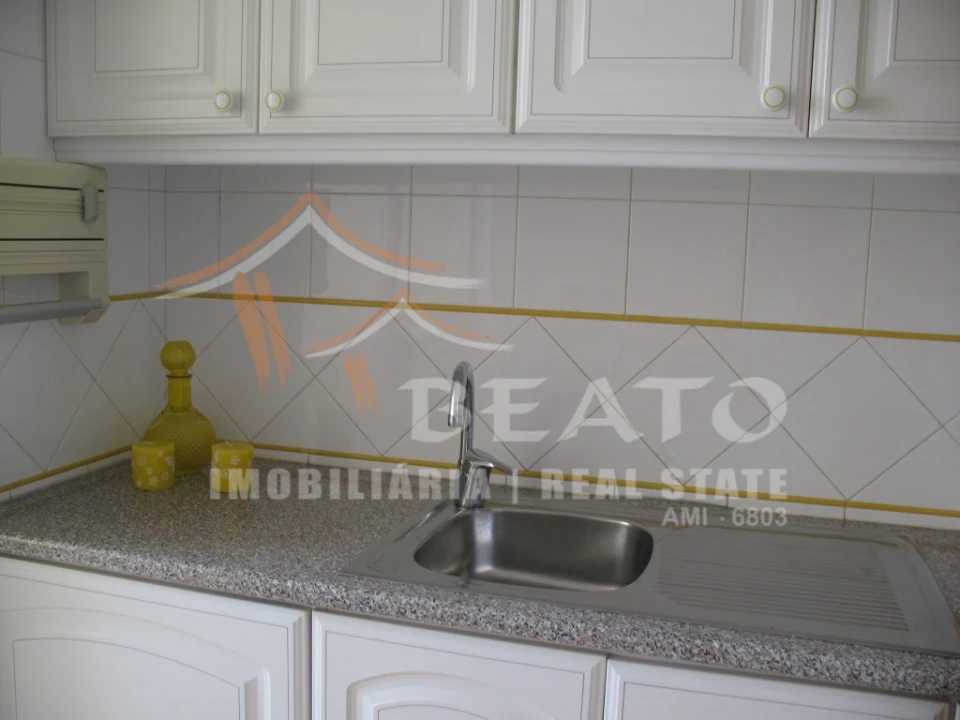 Apartamento T2 para Arrendamento férias em Portimão Foto 9