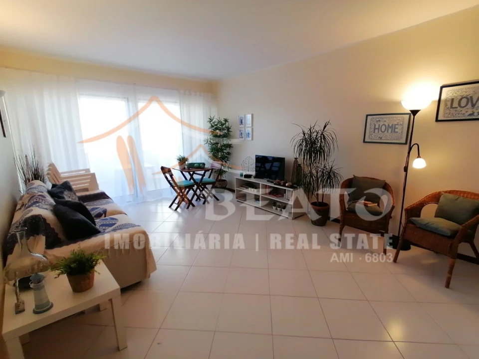 Apartamento T2 para Arrendamento férias em Portimão Foto 2