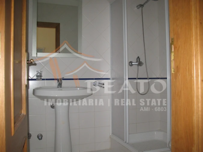 Apartamento T2 para Arrendamento férias em Portimão Foto 13