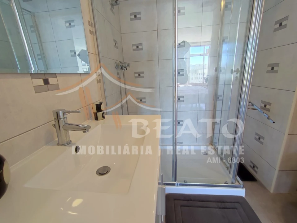 Apartamento para Arrendamento férias em Portimão Foto 17