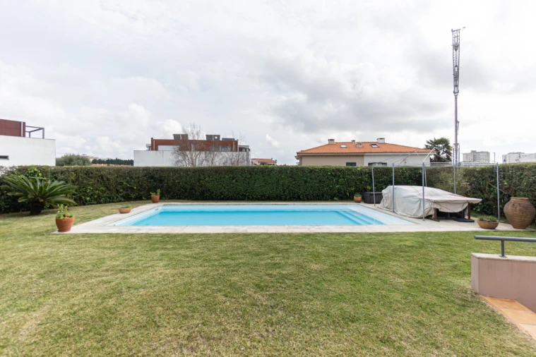 Moradia T5 para Venda em Aldoar, Foz do Douro e Nevogilde Foto 6