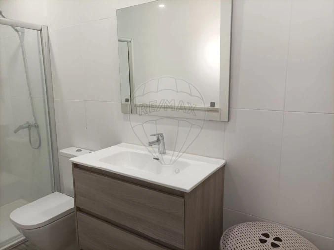 Apartamento T1 para Venda em Mafamude e Vilar do Paraíso Foto 16