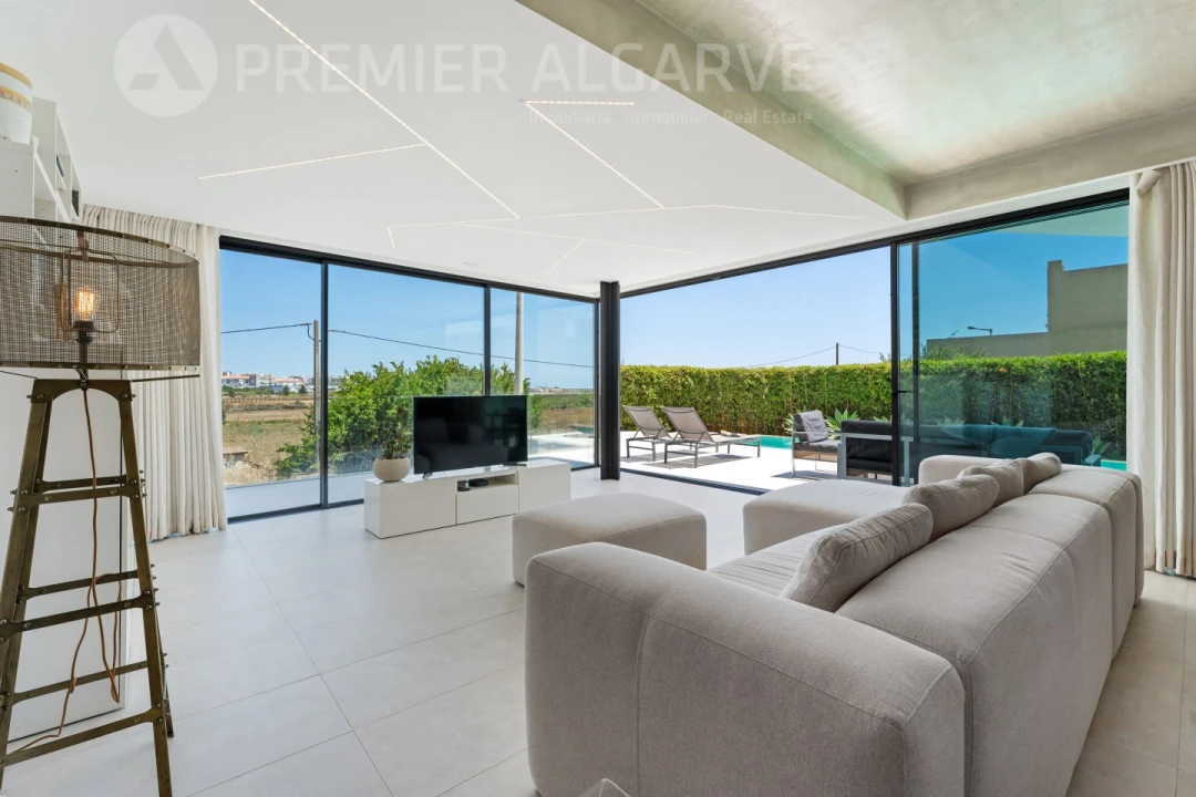 Moradia T4 para Venda em Montenegro Foto 12