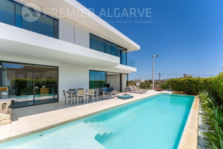 Moradia T4 para Venda em Montenegro Foto 2