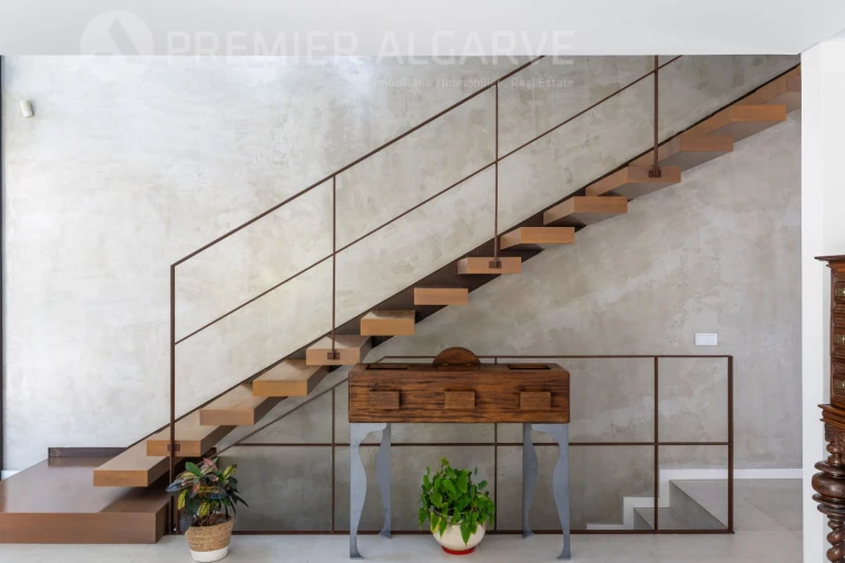 Moradia T4 para Venda em Montenegro Foto 9