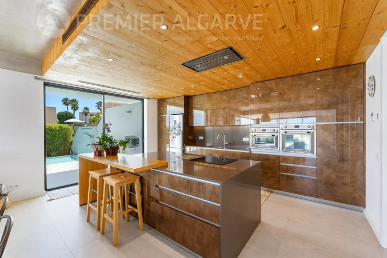 Moradia T4 para Venda em Montenegro Foto 14