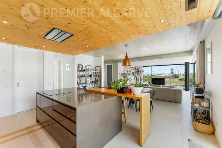 Moradia T4 para Venda em Montenegro Foto 16