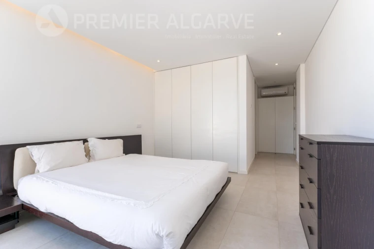 Moradia T4 para Venda em Montenegro Foto 21